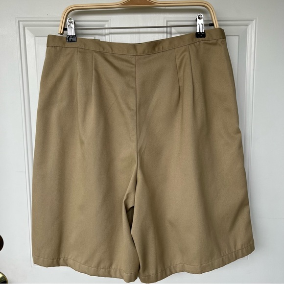 •Lands’ End• Woman’s Khaki Front Flap Skort - Size 16 - Picture 6 of 8